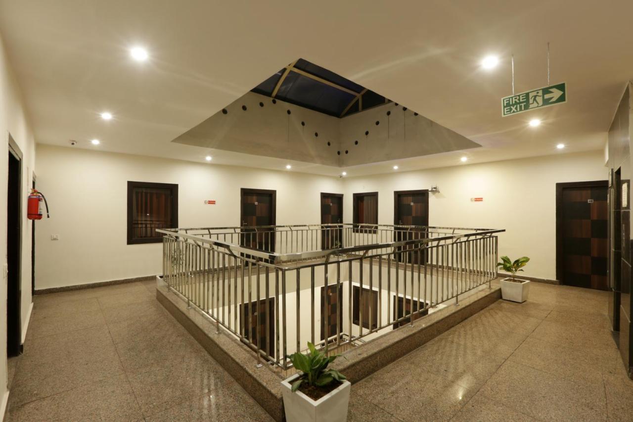 Hotel Airport Star Нью-Делі Екстер'єр фото